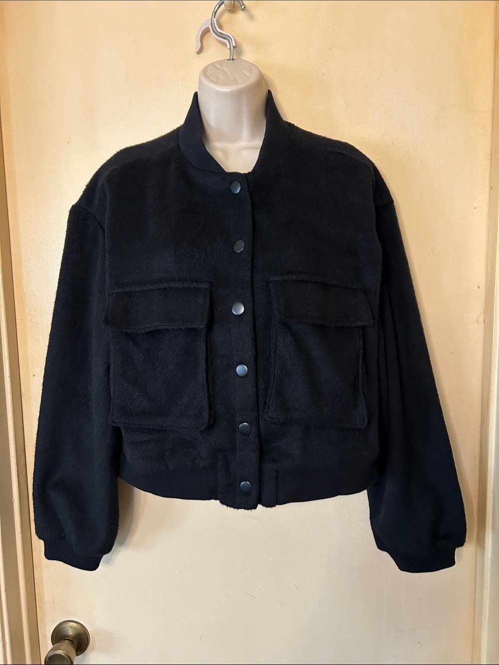 Madden NYC Black Cropped Snap Front Jacket size L